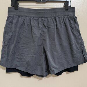 Nike Yoga Dri-FIT Training Athletic Shorts Mens Size M Gray DN1520-068 NEW